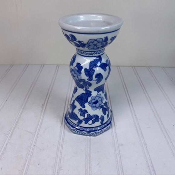 Chinoiserie porcelain blue & white floral candle holder - Picture 2 of 5